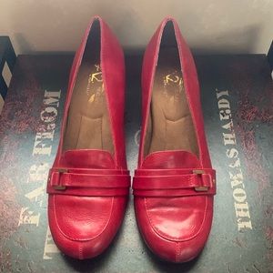 Size 8 A2 Aerosoles heelrest Red heels in excellent condition